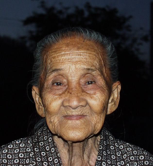 Name:  old_woman.jpg
Views: 215
Size:  76.1 KB