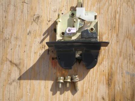 Name:  TrunkLatch1.jpg
Views: 278
Size:  28.3 KB